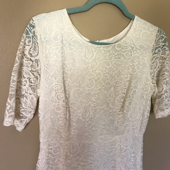 Dresses & Skirts - Enfocus Cream lace dress size 8.